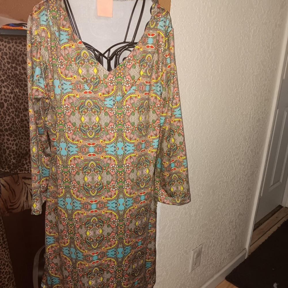 PARISOU Colorful Patterned Dress sz med knee length dress has a lot of stretch